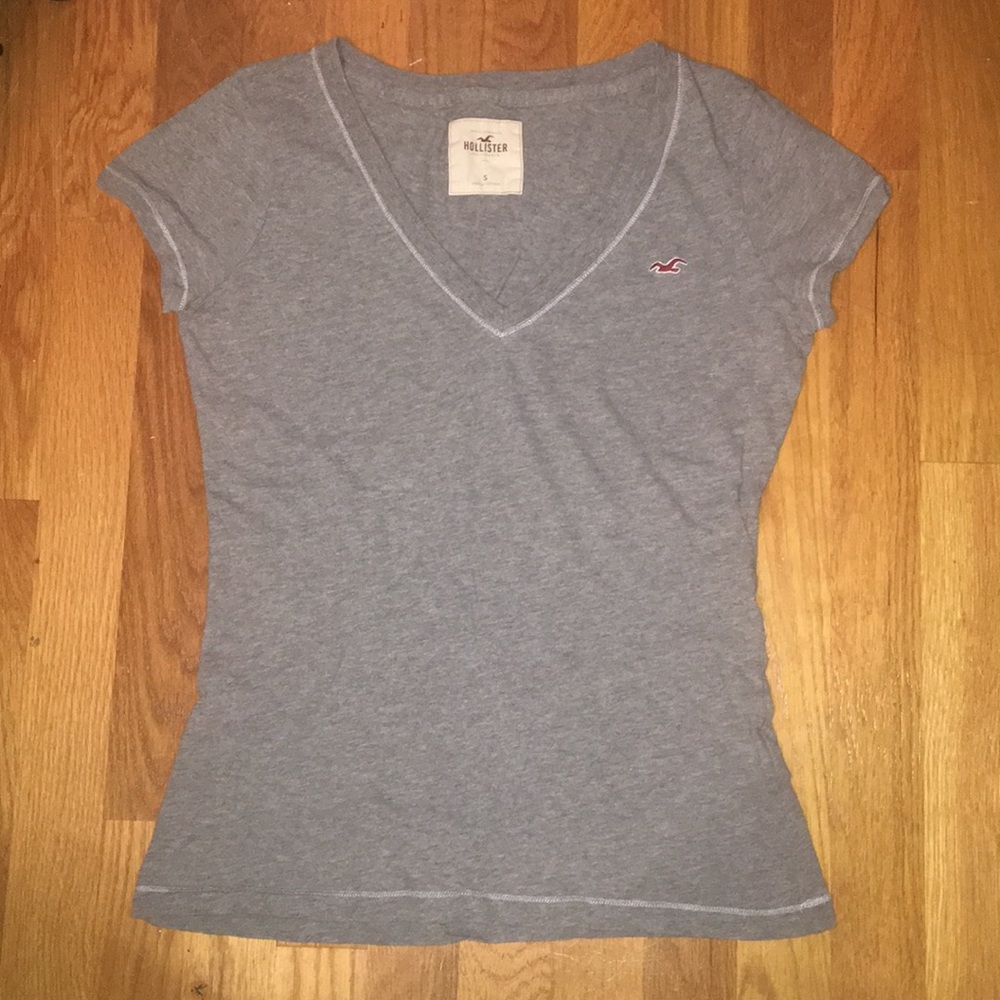 Women’s Hollister Gray V-Neck T-shirt